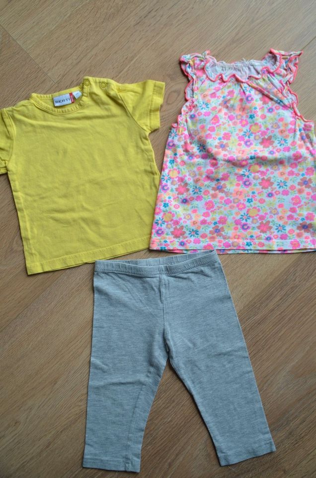 Set Top T-Shirt Capri Hose Blume in Wittgert