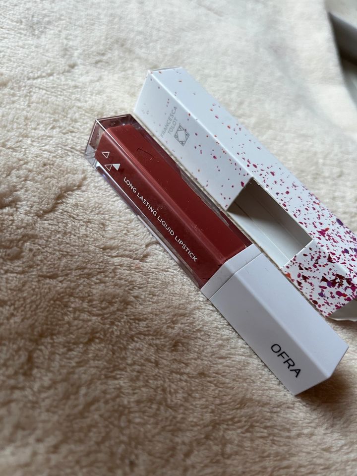 Ofra Baroque liquid lipstick in Wesertal