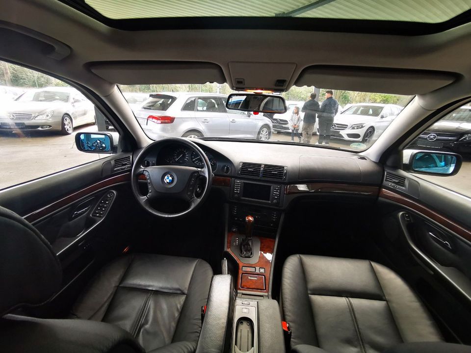 BMW 530i Sportpaket Leder/Xenon/SSD/PDC/El.Sitze in Göttingen