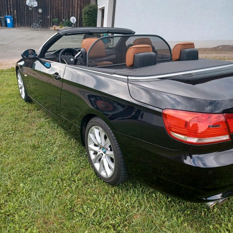 BMW Cabrio 325d saphirschwarz in Wald Oberpf.