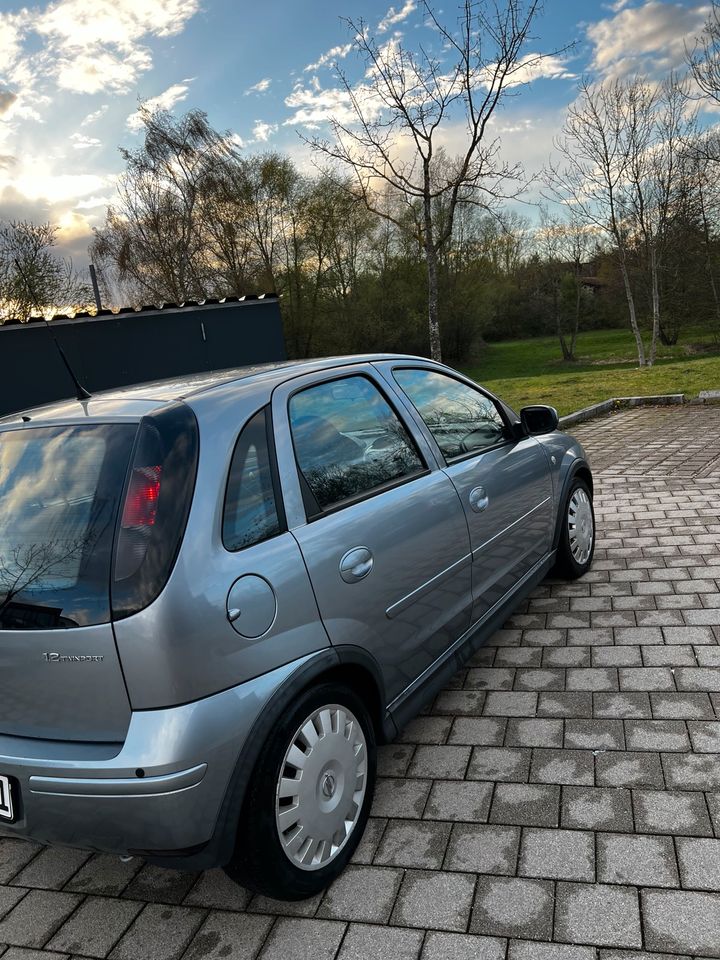 Auto Opel Corsa in Freising