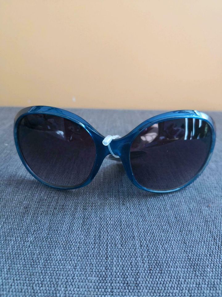 Tolle neu Sonnenbrille - 100%UV Protection blau Frauen in Marl