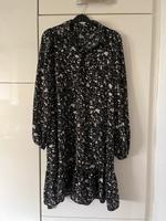 Damen Kleid Größe S von Vero Moda Blusenkleid Bayern - Augsburg Vorschau