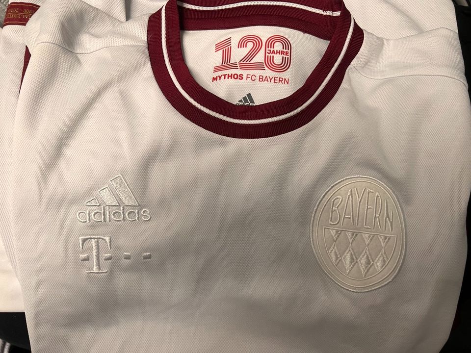 120 Jahre FC Bayern Trikot Special Edition S in Haar