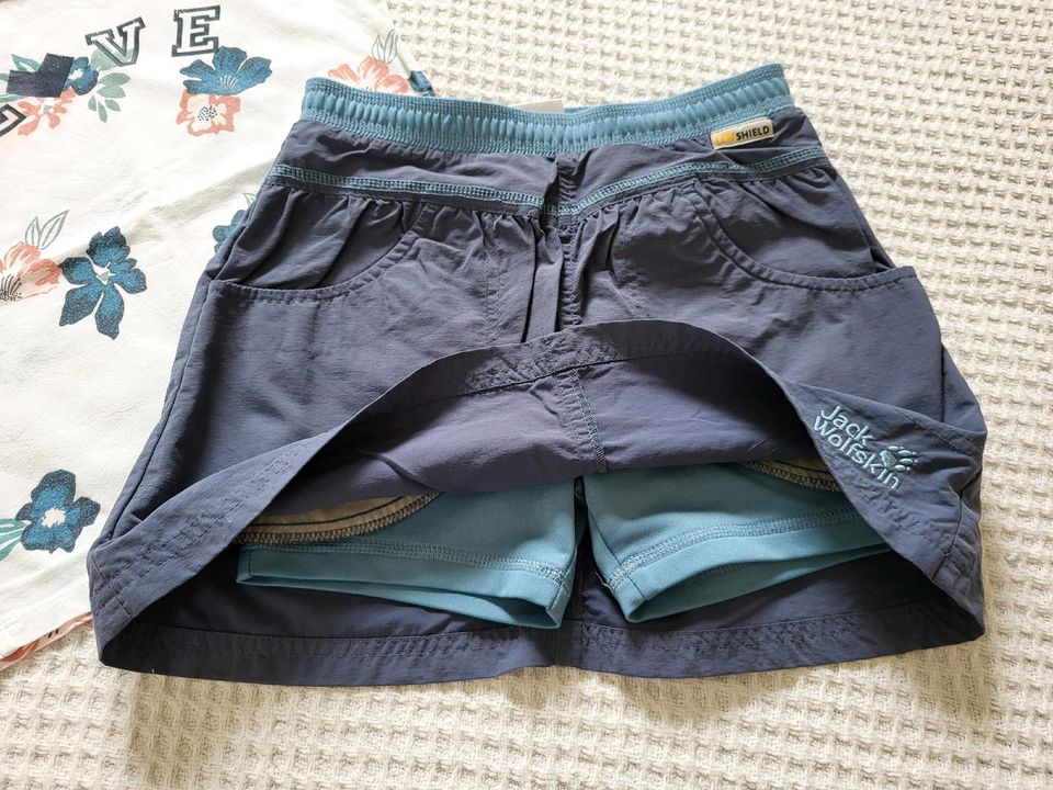 ♥ Jack Wolfskin ♥ Shorts Hosen Rock Gr.128 blau TOP in Gifhorn