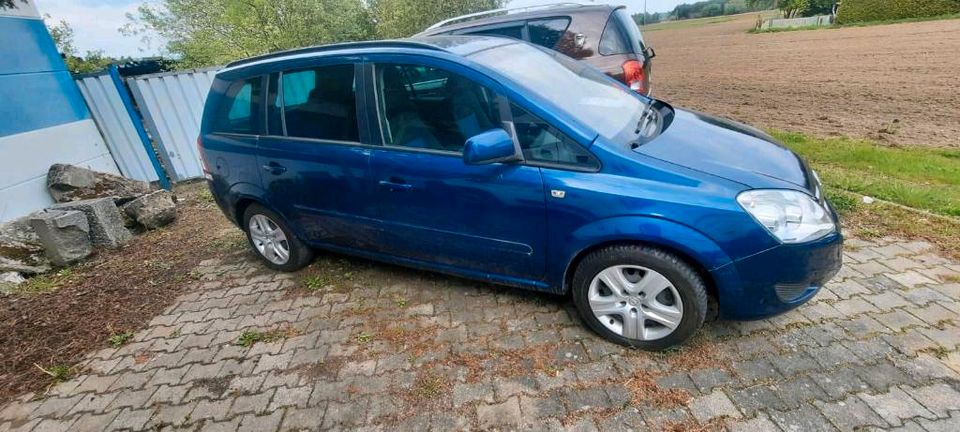 Opel zafira diesel 7 Sitzer. Tuv neu.. in Nürnberg (Mittelfr)