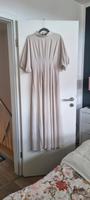 Neu Kleid Shein Gr.M beige  Maxikleid Bremen - Borgfeld Vorschau