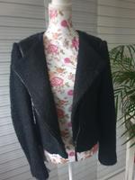 Wolljacke im Bikerstil Bouclestil Strickjacke schwarz Gr.38 Niedersachsen - Reppenstedt Vorschau