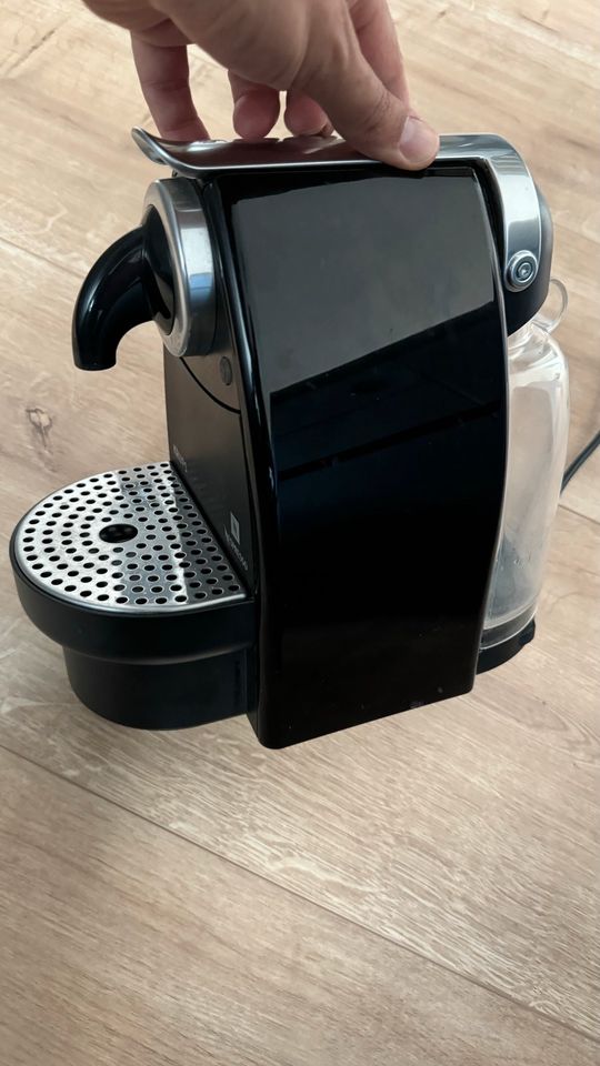 Nespresso Krups Essenza Kapselmaschine Automatic schwarz in Trittau