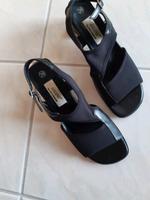 Sandalen Sommerschuhe offene Schuhe Gr. 39 Hessen - Kirchhain Vorschau