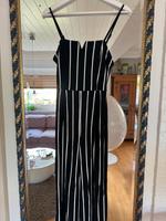Bershka Jumpsuit schwarz weiß gestreift S Hessen - Wettenberg Vorschau