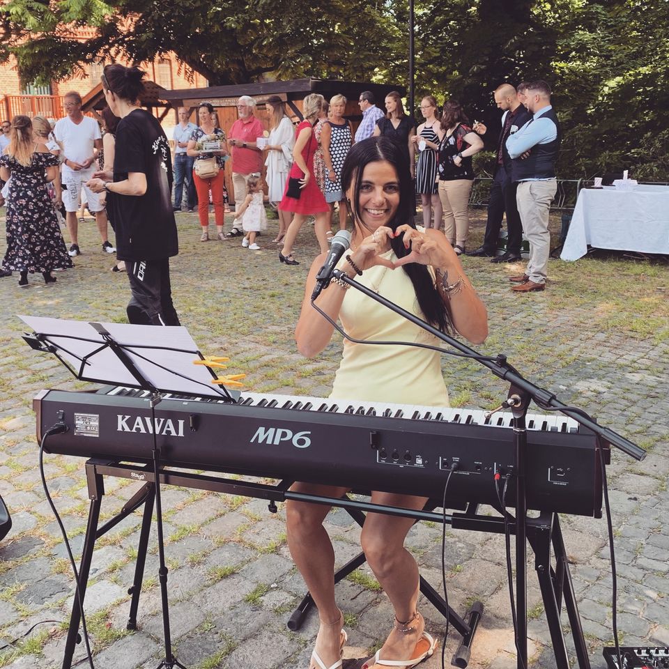 ♡︎ Sängerin Taufe Hochzeit Trauerfeier ♡︎ in Bremen