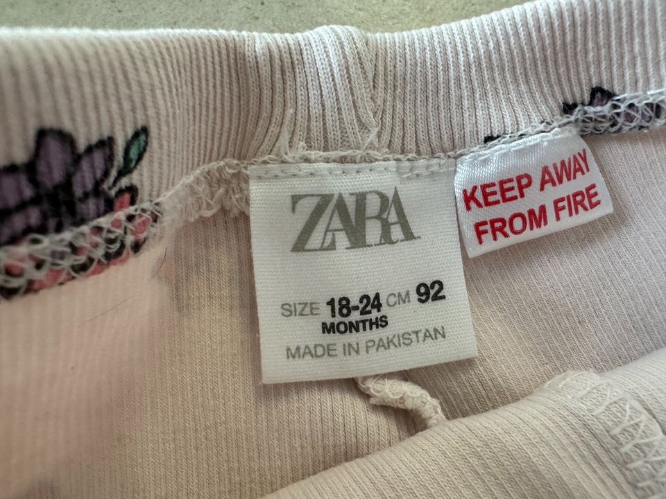 Orig. Zara set pullover und leggings blumenprint 92 in Hofheim am Taunus