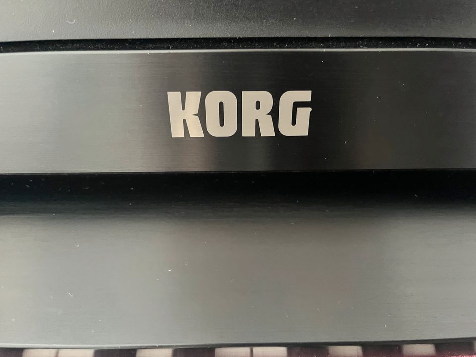 E Piano Korg Concert 4000 in Wiesbaden