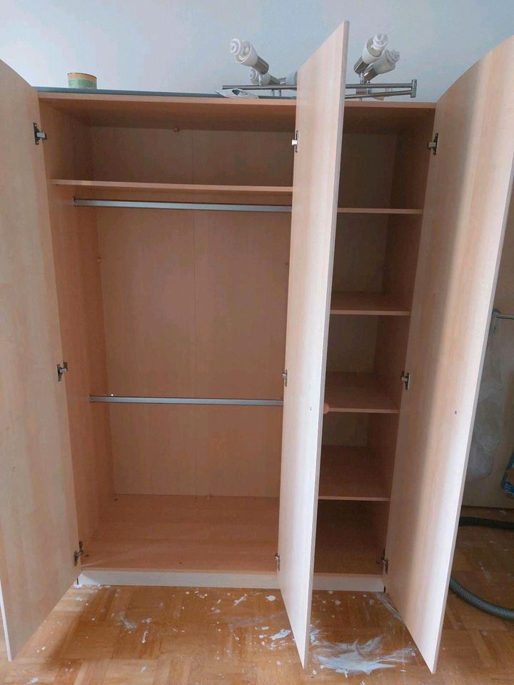 Umbaubett+Kleiderschrank + Wickelkommode in Limburg