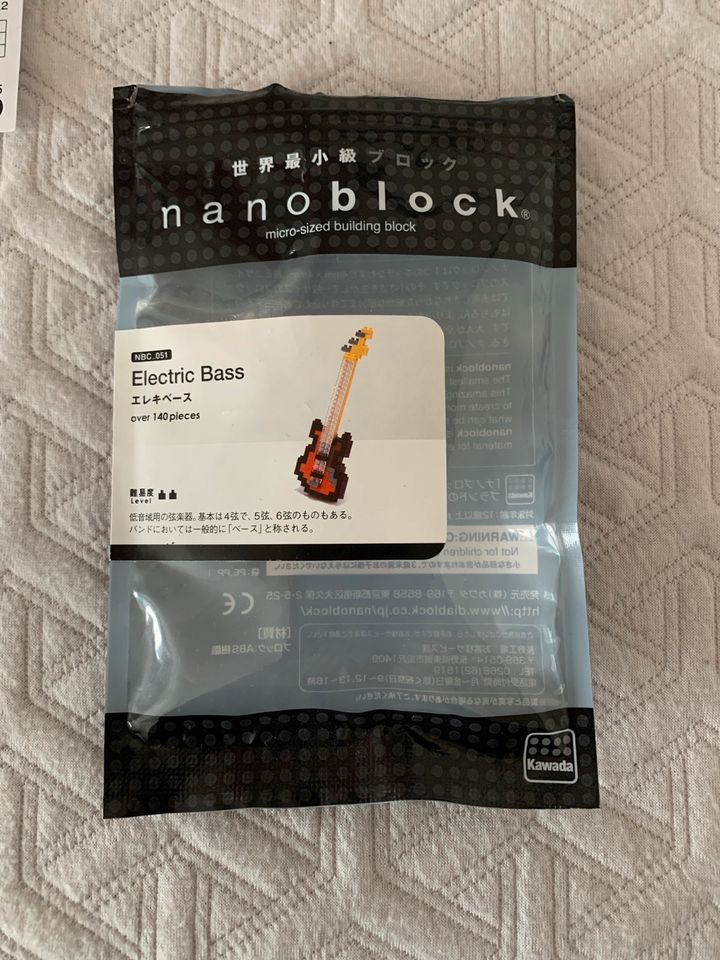 Nanoblock Electric Bass zum Zusammenbauen in Sulzbach a. Main