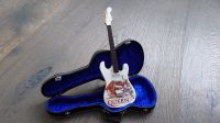 Freddie Mercury / Queen - Weiße Miniatur-Gitarre im Koffer NEU Innenstadt - Köln Altstadt Vorschau