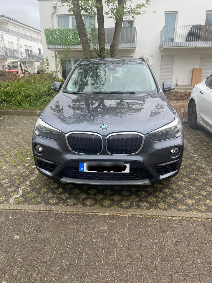 BMW X1 xDrive18d (neuwertig, Mitarbeiterfahrzeug) in München