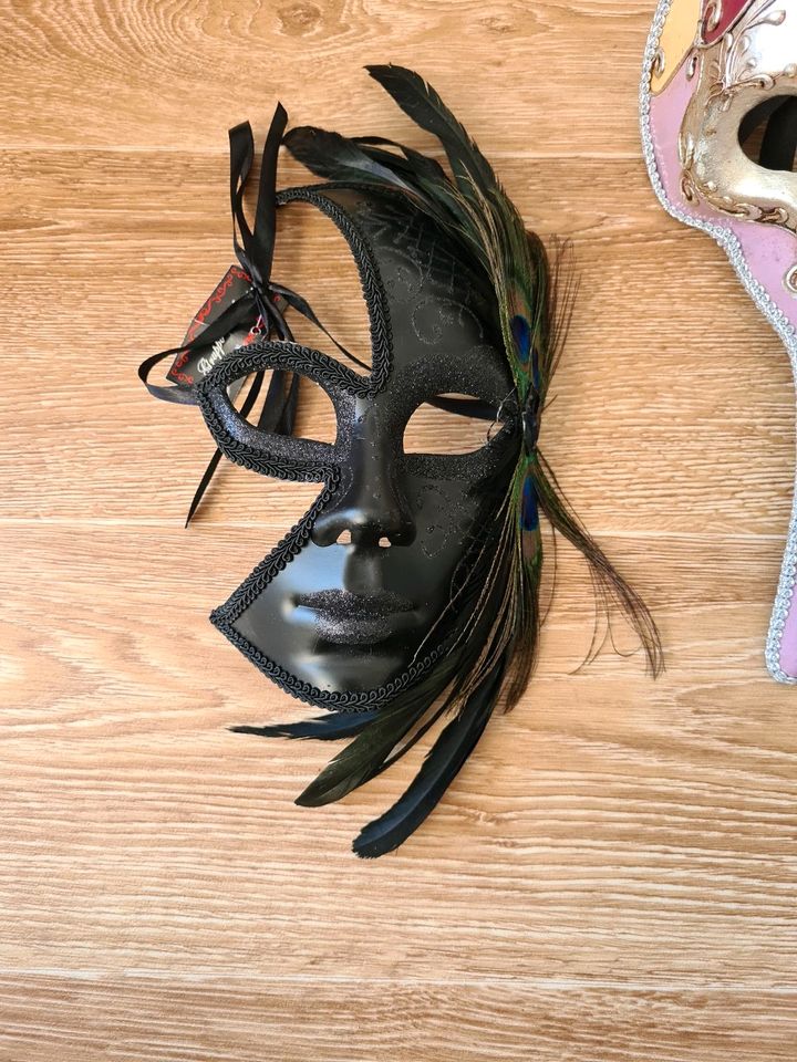 3 Masken aus Venedig in Bestensee