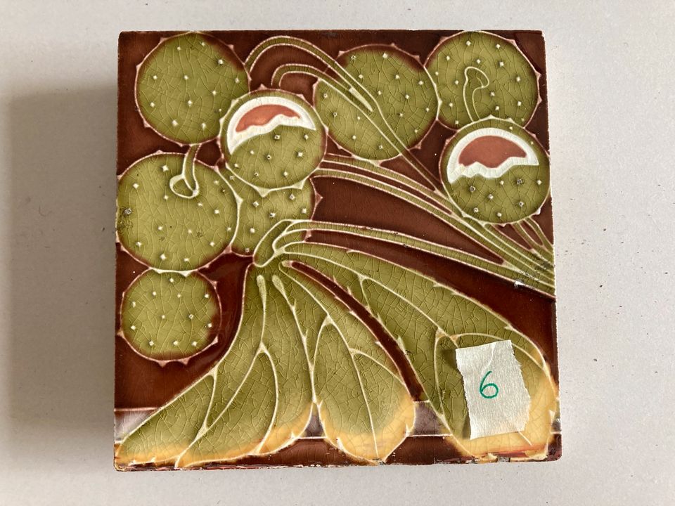 Jugendstil antik 1900 Fliese Bendorf 15x15 Kastanie Blatt floral in Nieder-Olm