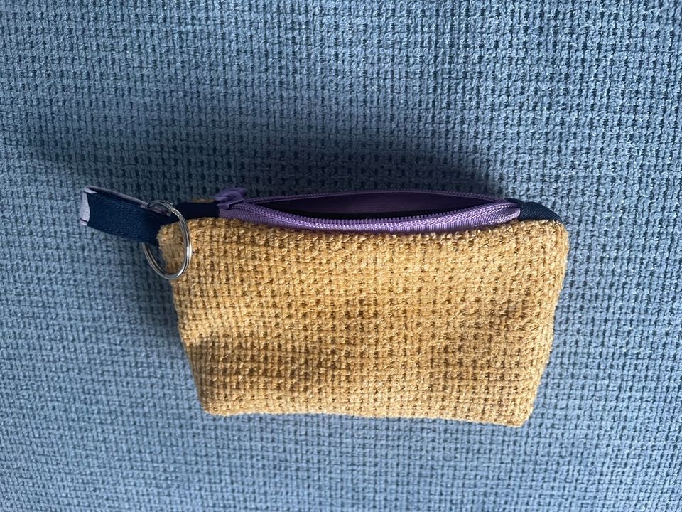 Münzbeutel Gelbeutel Mini Pouch Plüsch gelb senf lila handmade in Düsseldorf