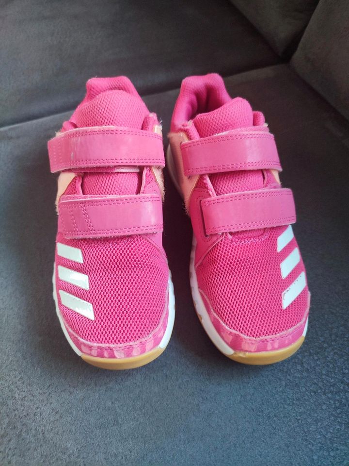 Turnschuhe Sportschuhe Hallenschuhe Adidas pink Größe 34 in Jübek