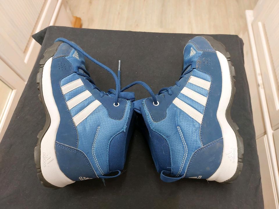 Halbschuhe Adidas Gr. 34 in Heitersheim