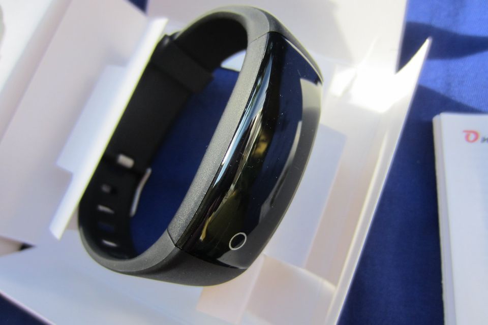 Smart Braclet von Onestyle Sport Uhr NEU in Berlin