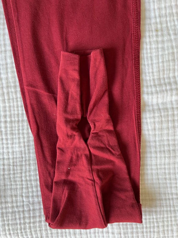 Sport-Yogahose mit Fußstulpen rot von Tchibo Gr. XS in Ludwigshafen