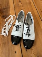 Tamaris Schuhe Schnürschuh Echtleder schwarz weiß Thüringen - Zeulenroda-Triebes Vorschau