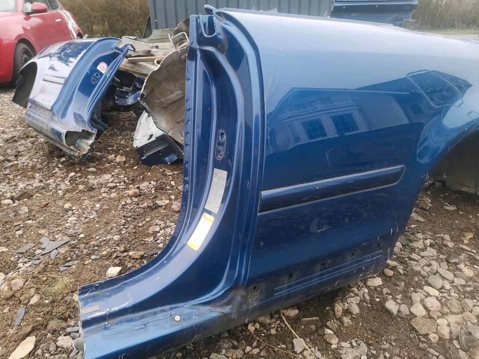 Seitenwand Blau hinten Links  Audi A4 B6 Cabrio 8H in Krunkel