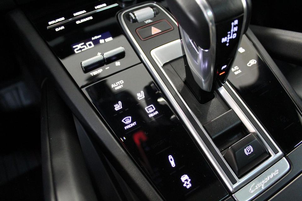Porsche Cayenne V6"Coupe"Panorama"360°"HeadUp"SoftClose" in Hamburg