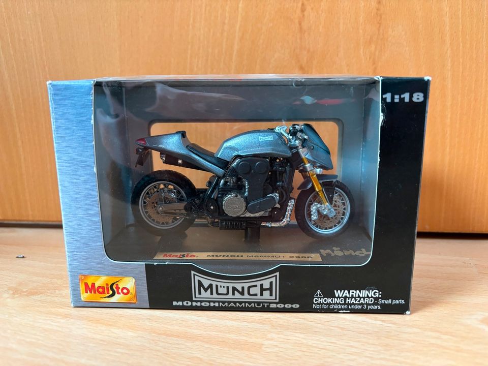 Münch Mammut 2000 Modell 1:18 Maisto Signiert in Bad Orb