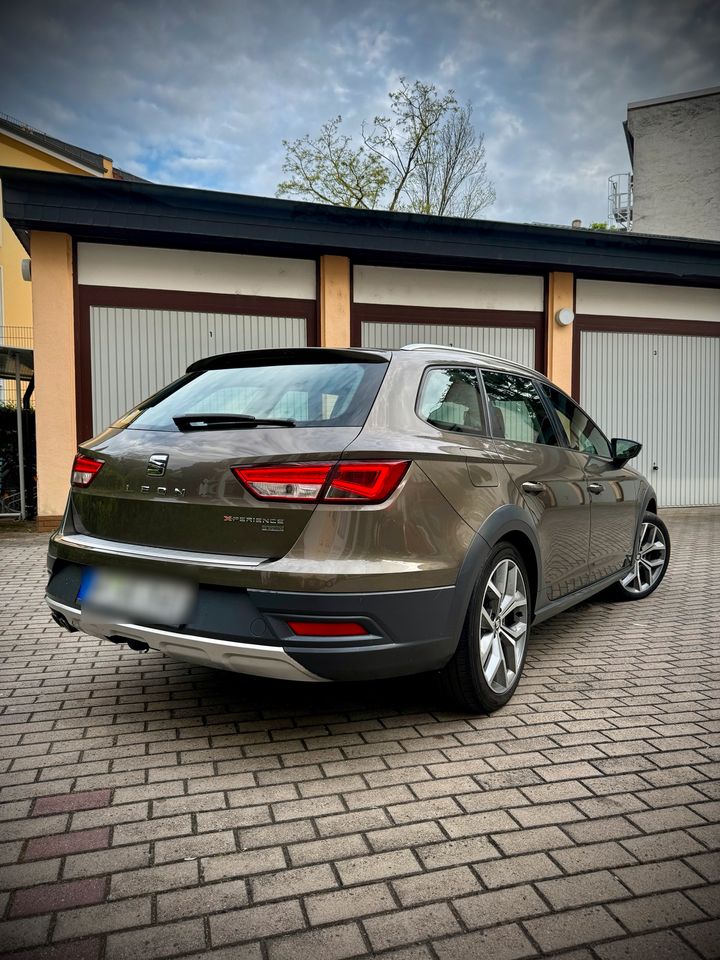 Seat Leon Xperience 4Drive Allrad AHK in Offenbach