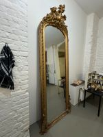 Antiker Spiegel mit prunkvollem Goldrahmen 2,80m hoch Düsseldorf - Stadtmitte Vorschau