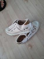 Damen Sneaker Mustang Altrosa Nur Selbstabholer/Barzahler!!! Hessen - Offenbach Vorschau