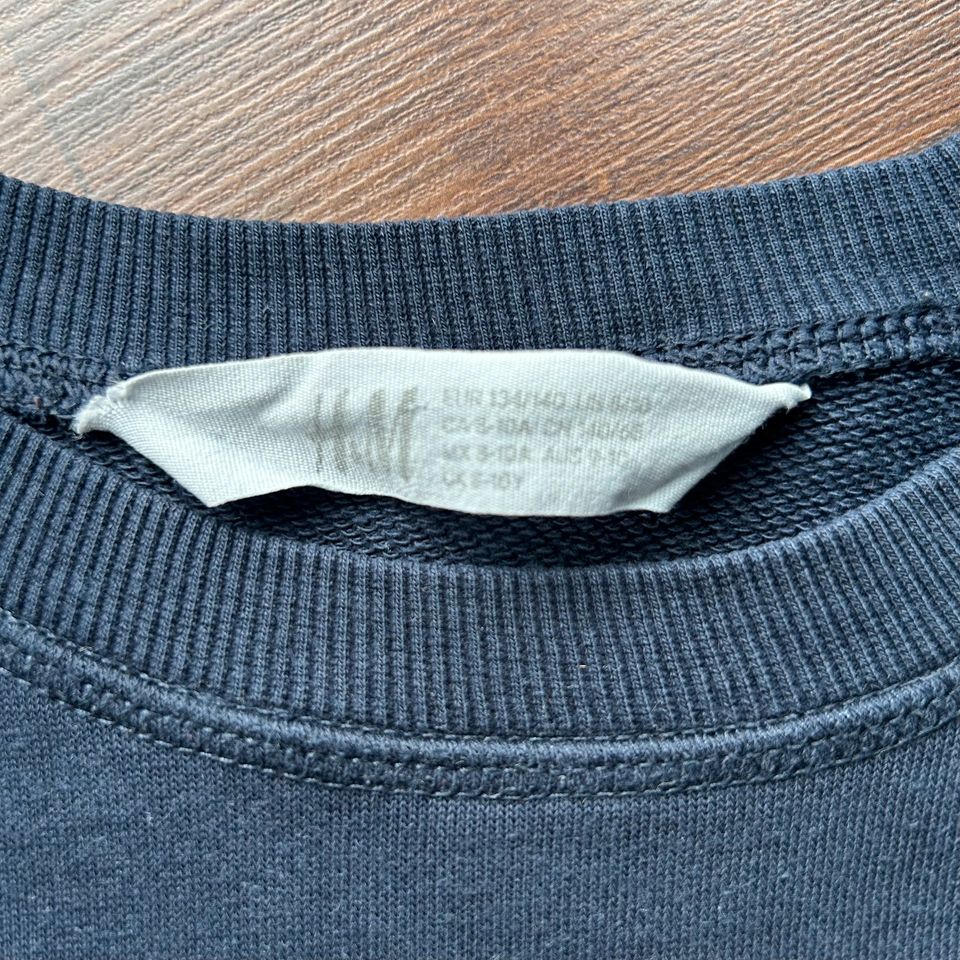H&M Sweatshirt dunkelblau Gr.134/140 in Östringen