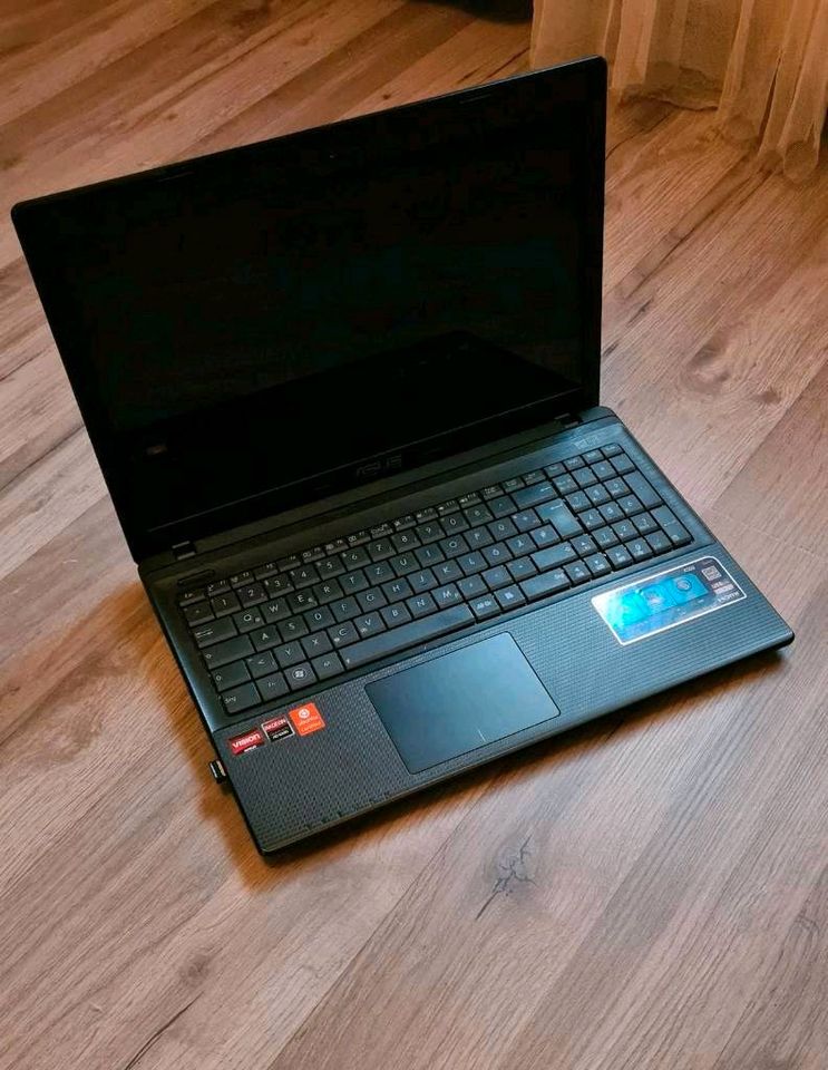ASUS X55U Notebook schwarz (Windows 10Pro vorinstalliert +Tasche) in Braunfels