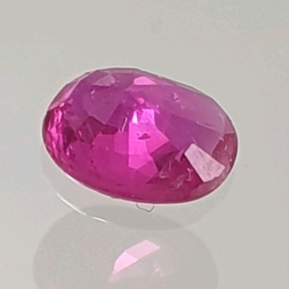 Echter fac. Rubin natur ( 0,56 Carat ) 5,7 x 4,4 mm / VP in Recklinghausen