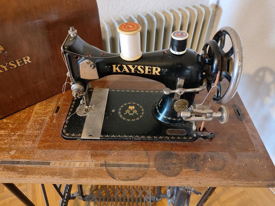 Antike Nähmaschine Kayser in Münchsmünster