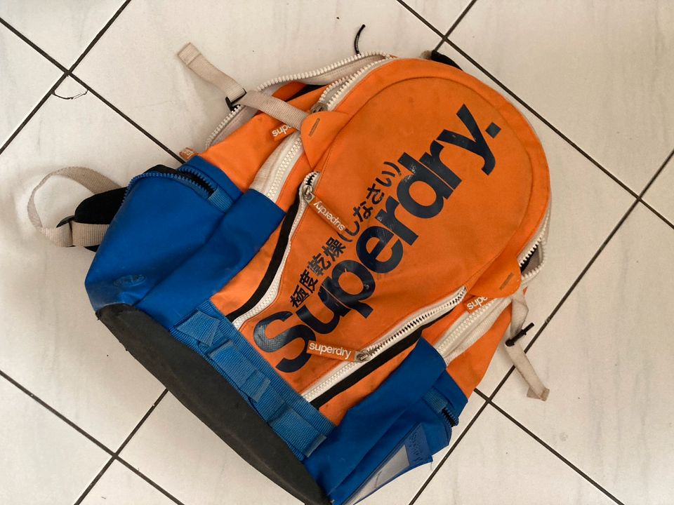 Rucksack Superdry, orange blau, selten in Rüsselsheim