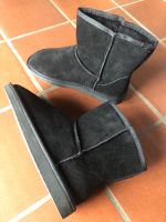 Winter-Hausschuhe / Slipper Boots/ schwarz 44 Schleswig-Holstein - Fleckeby Vorschau