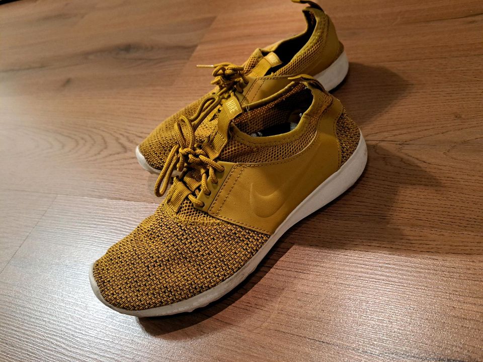 Nike Schuhe 37,5 in Andernach