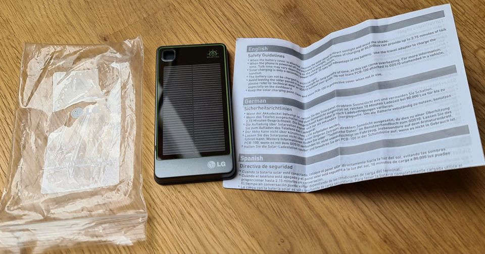 LG PCB-100 Solar Ladegerät für LG GD510 Pop Handy Smartphone in Berlin