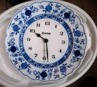 Schicke Wanduhr mit Zwiebelmuster Leipzig - Marienbrunn Vorschau