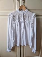 Bluse mit Lochstickereien Boden Gr.38 weiß Schwerin - Altstadt Vorschau