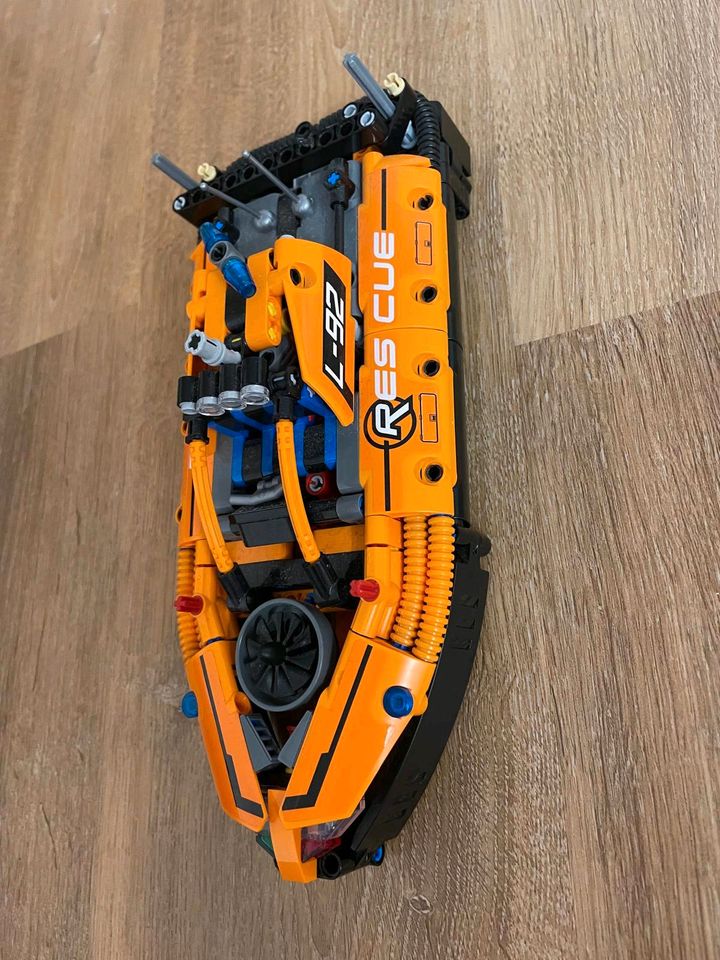 Lego Technik Luftkissenboot 42120 in Hildesheim