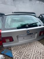 Heckklappe, Kofferraum klappt BMW E39 Hessen - Mainhausen Vorschau