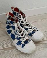 Tolle Converse Chucks mit Erdbeeren limited Edition Gr 37 Niedersachsen - Uelzen Vorschau