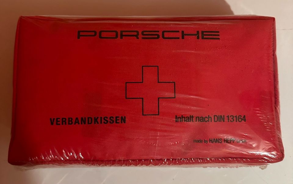 Porsche Verbandskissen Verbandskasten original verschweißt Sammle in Müncheberg